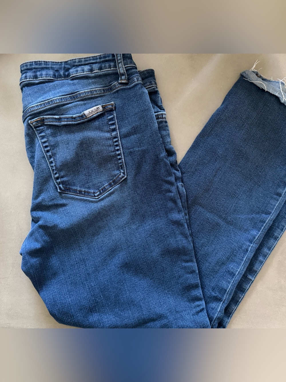 Joe’s Jeans Women’s Size 32 Medium Wash Raw Hem Straight Skinny Jeans